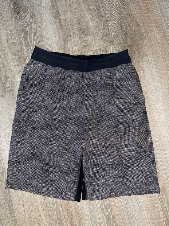 lululemon athletica Other - Lululemon men’s liner less active workout shorts size large gym